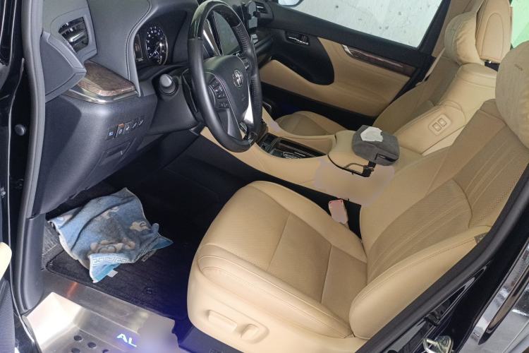 Used Toyota Alphard 2023 Dual-Motor 2.5L Premium Golden Edition
