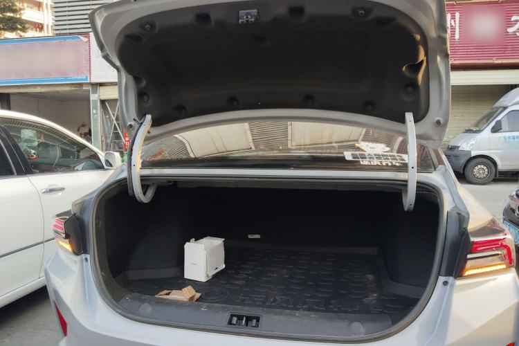 Used Dongfeng Aeolus Yixuan MAX 2022 1.5T Super Stylish Trendsetter Edition
