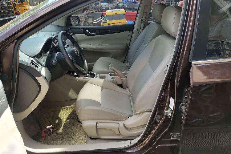 Used Nissan Tiida 2016 1.6L CVT Cool Dynamic Edition