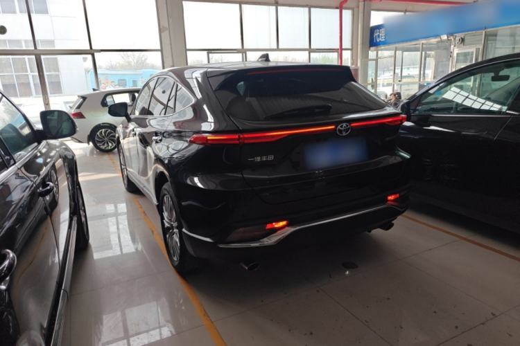 Used Toyota Harrier 2022 2.0L CVT Two-Wheel Drive Deluxe Edition
