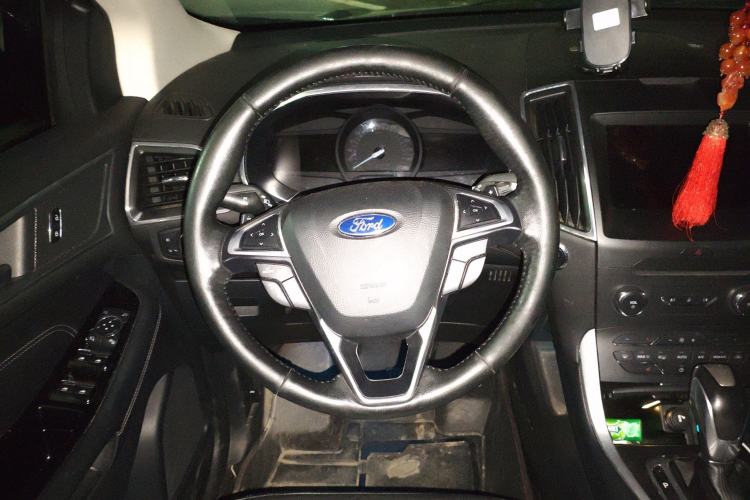 Used Ford Edge 2016 EcoBoost 245 Two-Wheel-Drive Titanium 7-Seater
