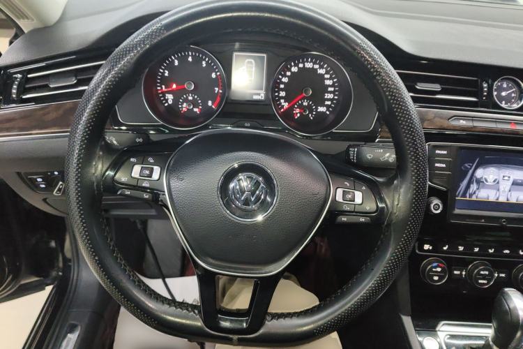 Used Volkswagen Magotan 2017 330TSI DSG Luxury Model