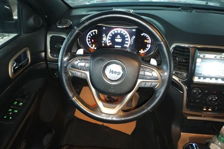 Used Jeep Grand Cherokee 2014 3.6L Elite Navigation Edition Steering Wheel
