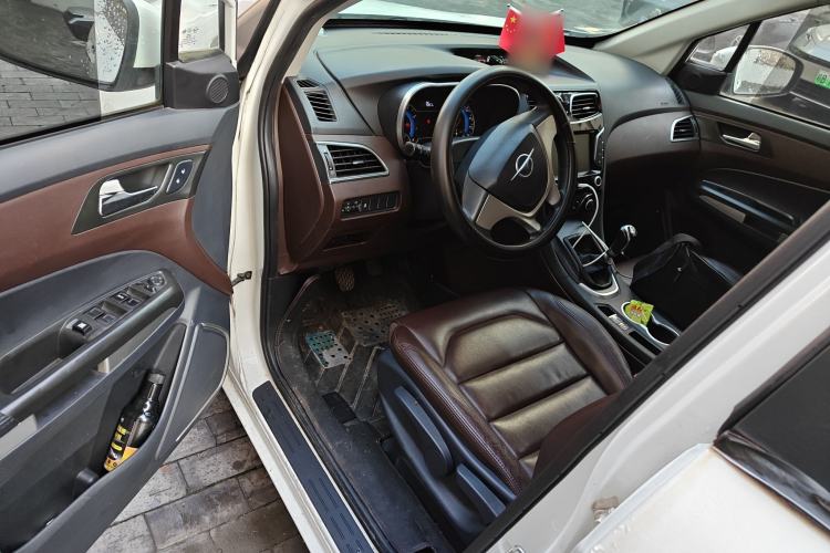 Used Haima V70 2016 2.0L Manual - Enjoyment Version 6 Seats
