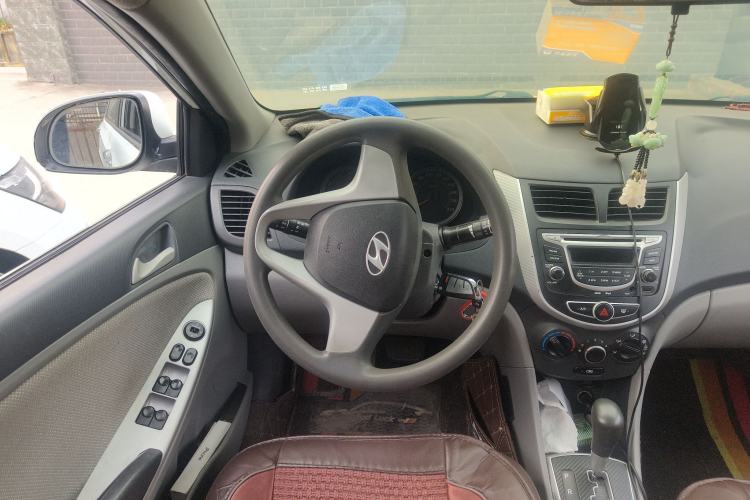 Used Hyundai Verna (older generation) 2013 Sedan 1.4L Automatic Standard GL Model
