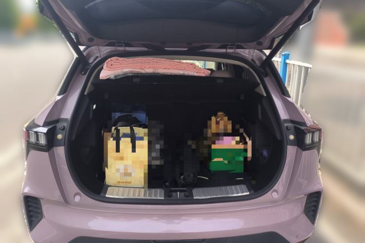 Used Lynk & Co 06 2021 1.5T Shero Pink Special Edition Trunk