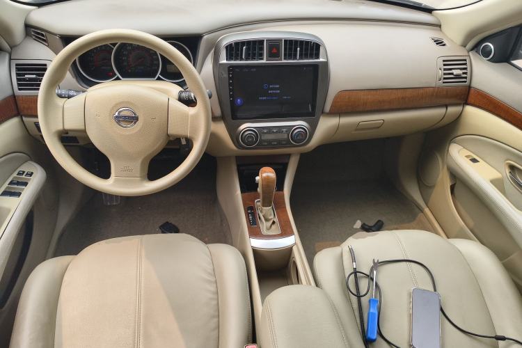 Used Nissan Sylphy 2009 1.6XE Automatic Comfort Edition Center Console