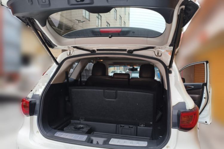 Used Infiniti QX60 2018 2.5 S/C Hybrid Two-Wheel-Drive Champion Family Edition Trunk