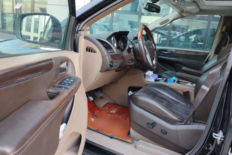 Used Chrysler Grand Voyager 2013 3.6L Luxury Edition