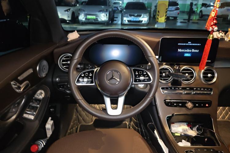 Used Mercedes-Benz GLC 2020 Facelift GLC 260 L 4MATIC Luxury Edition Steering Wheel