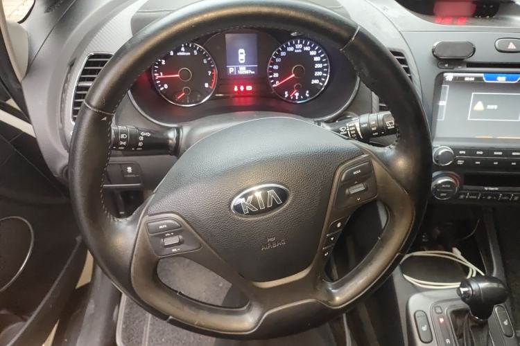 Used Kia K3S 2014 1.6L Automatic DLX Steering Wheel
