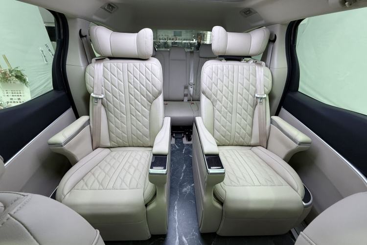 Used Buick GL8 2023 Land Executive Class 652T Luxury Model
