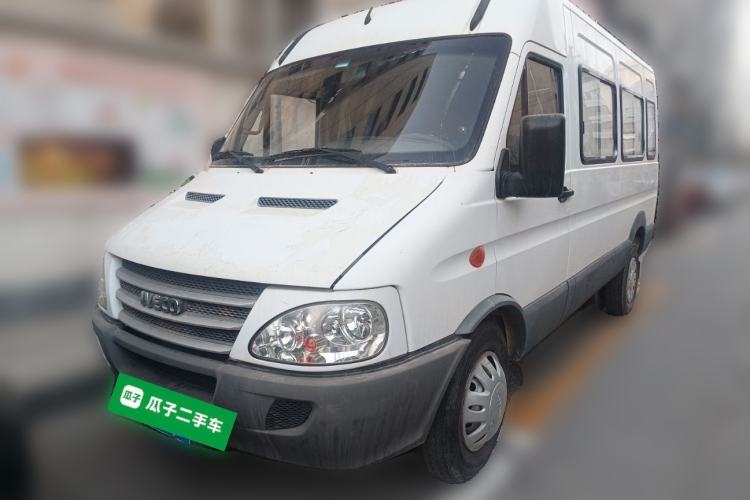 Used Iveco Power Daily 2013 3.0T-V39 High-Roof Box Truck F1C