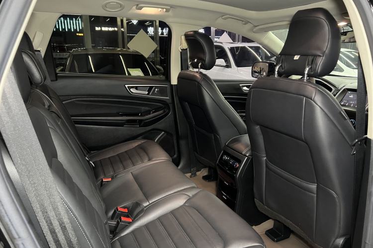 Used Ford Edge 2016 EcoBoost 245 Two-Wheel-Drive Titanium 7-Seater