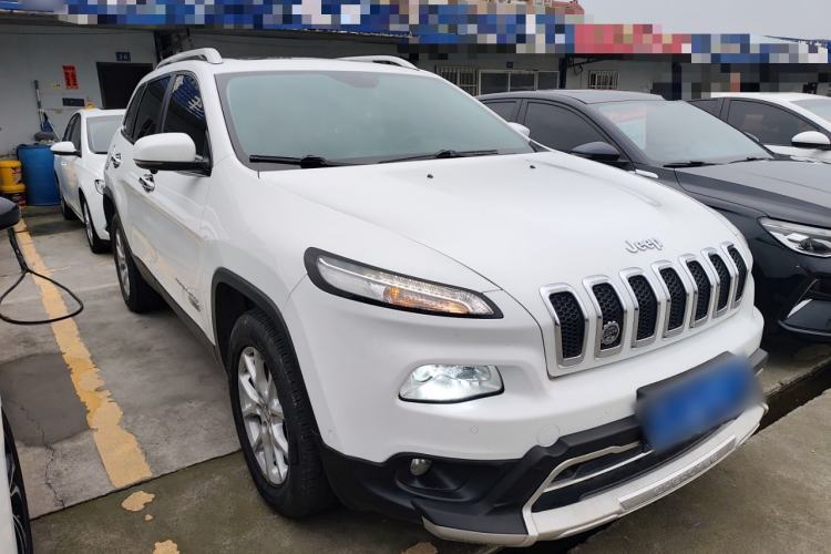 Used Jeep Cherokee 2016 2.4L Professional Edition
