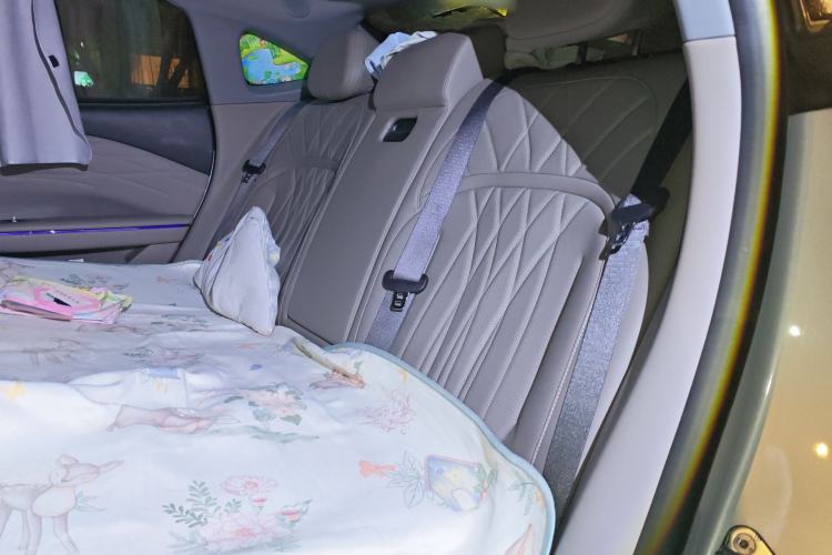 Used Geely Galaxy Galaxy 8 2025 130km EM-i Prestige Edition
