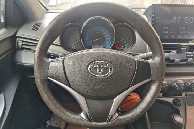 Used Toyota YARiS L Zhi Xuan 2015 1.5E Automatic Charm Edition Steering Wheel