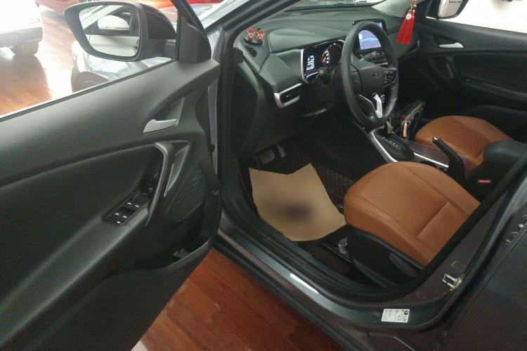 Used Chevrolet Trax 2019 Redline 325T Automatic Fun Edition China VI Standard
