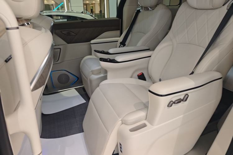 Used Wey Gaoshan 2025 Four-Wheel Drive Alpine 8
