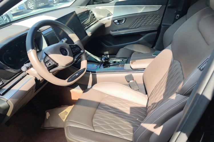 Used BYD Han 2023 EV Champion Edition 605KM Front-Drive Premium Model
