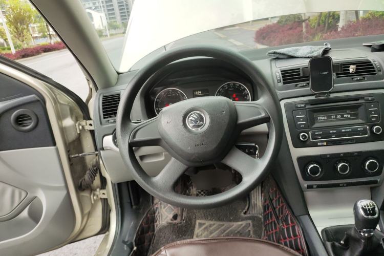 Used Skoda Octavia 2013 1.6L Manual Yijie Edition Steering Wheel