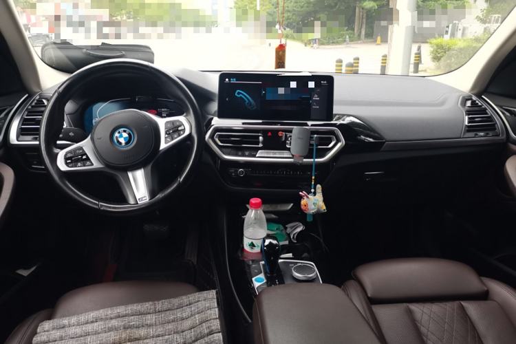 Used BMW iX3 2022 Leading Model Center Console