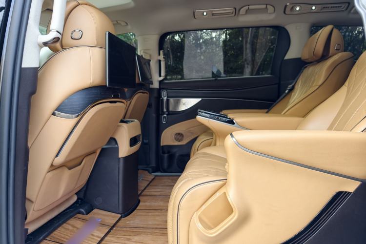 Used Denza D9 2024 DM-i 980 Four-Wheel Drive Prestige Model