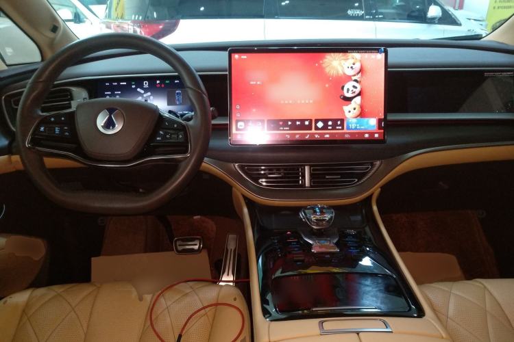 Used Denza D9 2025 DM-i Intelligent Drive 1020 Four-Wheel Drive Flagship Model
