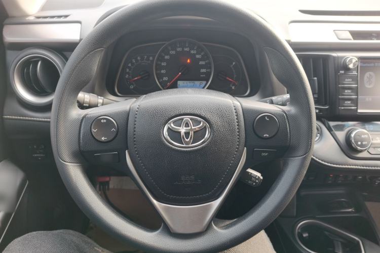 Used Toyota RAV4 2016 2.0L CVT Two-Wheel Drive Comfort Edition China V Standard