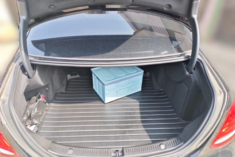 Used Mercedes-Benz E-Class 2019 Restyled E 300 L Sporty and Stylish Edition Trunk