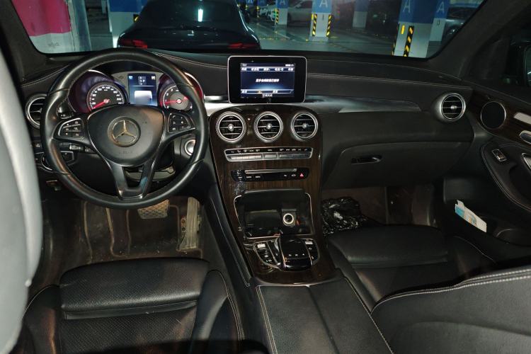 Used Mercedes-Benz GLC 2017 GLC 260 4MATIC Luxury Model Center Console
