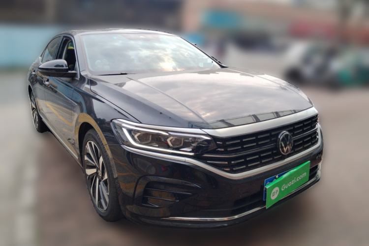 Used Volkswagen Passat 2023 Revised 380TSI Luxury Edition Front Right 45 Deg