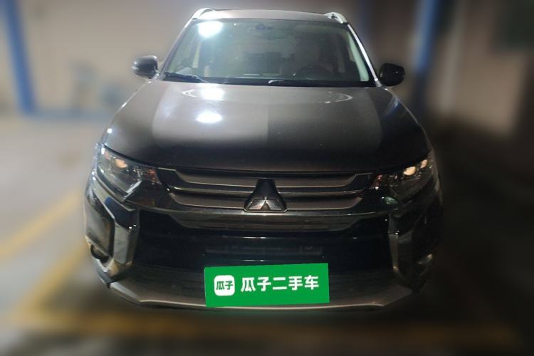 Used Mitsubishi Outlander 2016 2.4L 4x4 Luxury Edition 7-Seater