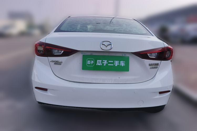 Used Mazda 3 Axela 2014 Sedan 1.5L Manual Comfort Model
