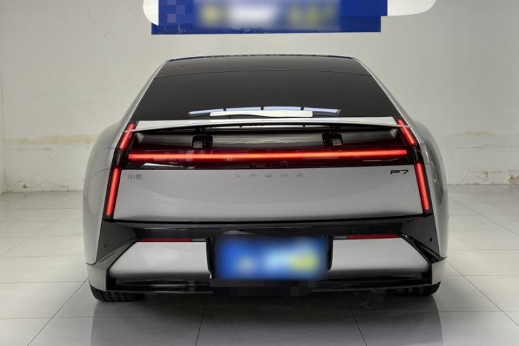 Used XPeng P7 2025 Model—750 All-Wheel-Drive High-Performance Ultra