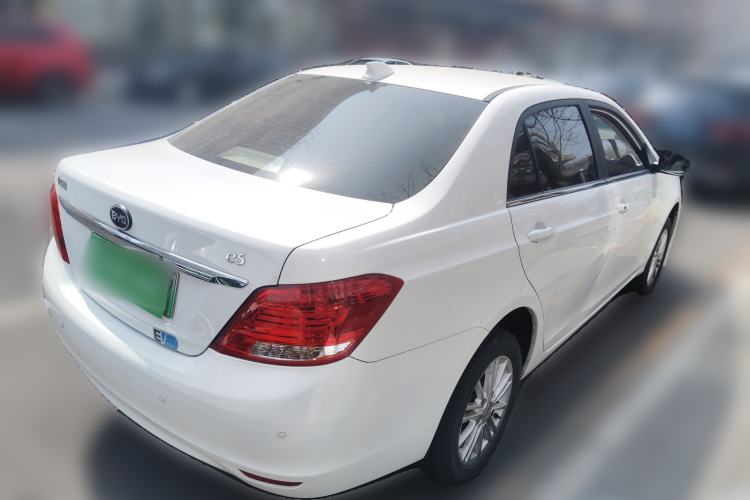 Used BYD e5 2018 450 Smart Connect Enjoyment Version
