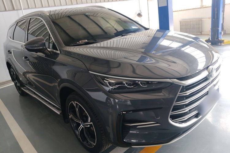 Used BYD Tang New Energy 2021 DM-i 112KM Prestige Model Front Right 45 Deg