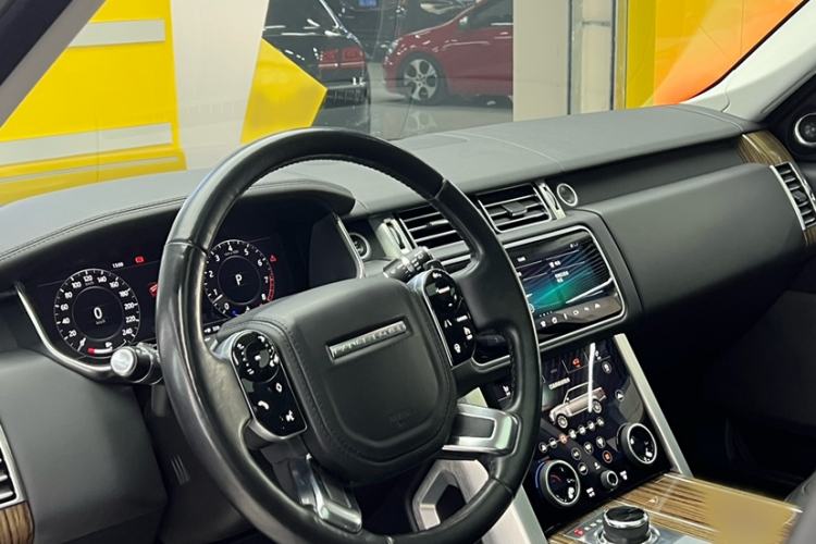 Used Land Rover Range 2018 3.0 SC V6 Vogue Extended-Length Model
