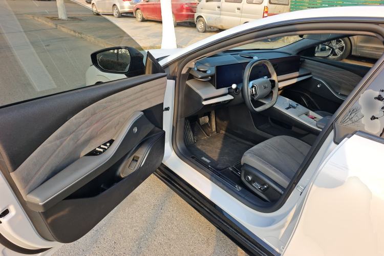 Used Geely Galaxy E8 2024 620 km All-Wheel-Drive Dragon Edition