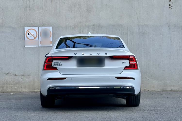 Used Volvo S60 2024 B4 Zhiyi Luxury Edition
