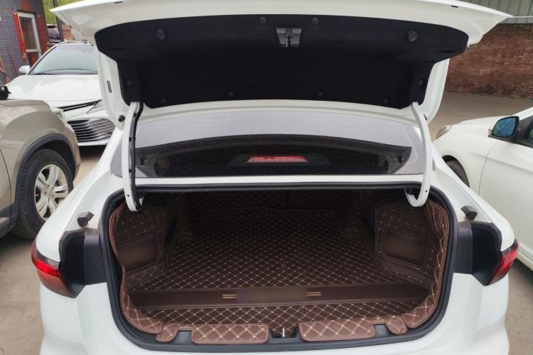 Used Geely Auto Emgrand 2023 4th Generation Champion Edition 1.5L CVT Luxury Model Trunk