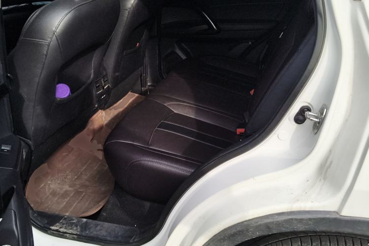 Used GAC Trumpchi GS4 2018 235T Automatic Two-Wheel Drive Luxury Smart Connectivity Millionth Anniversary Edition Left Rear Seat