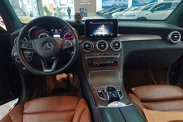 Used Mercedes-Benz GLC 2017 GLC 300 4MATIC Luxury Model