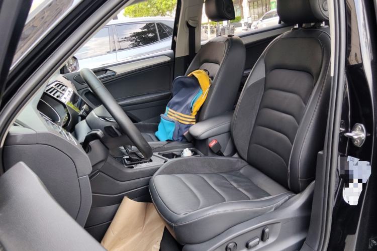 Used Volkswagen Tiguan L 2017 380TSI Automatic All-Wheel-Drive Luxury Edition Left Front Seat