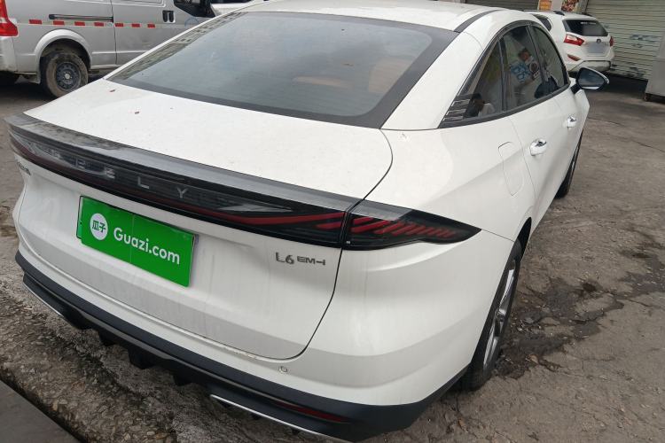 Used Geely Galaxy L6 2025 EM-i 140km Long-Range Version