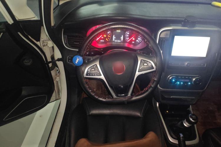 Used BYD Song MAX 2017 1.5T Manual Smart Connect Luxury 7-Seater
