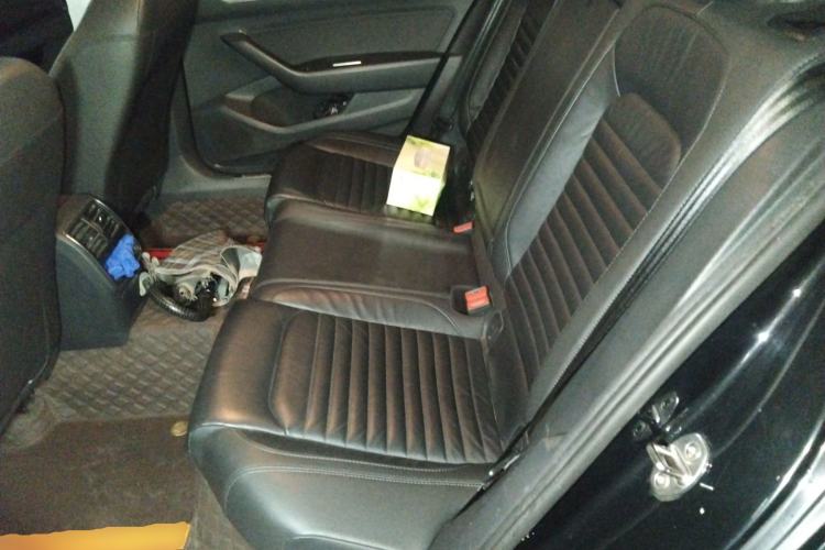 Used Volkswagen Magotan 2017 280TSI DSG Comfort Model Left Rear Seat