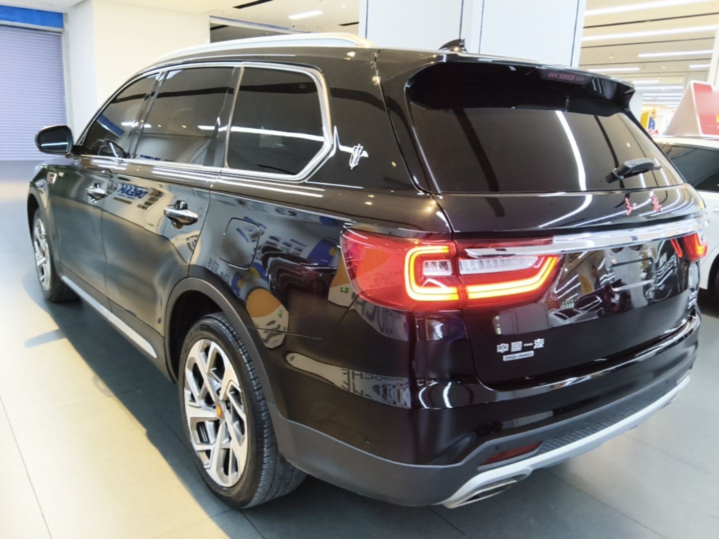 Hongqi HS7 2022 3.0T Automatic All-Wheel Drive Smart Connect Flagship Edition Five Seats — снимка 4