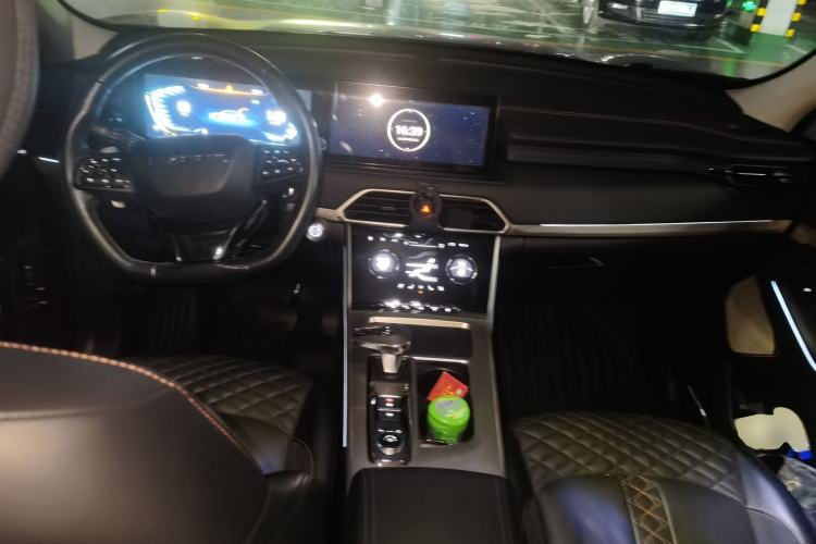 Used EXEED Lingyun 2021 400T Four-Wheel Drive Star Prestige Edition Center Console