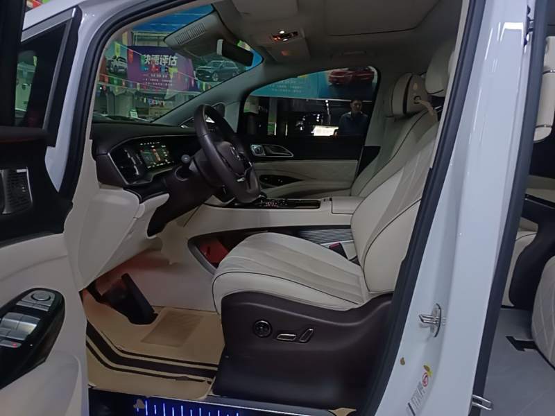 Used Denza D9 2024 DM-i 980 Four-Wheel Drive Prestige Model – Executive — 14